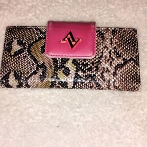 Adrienne Vittadini snake print wallet